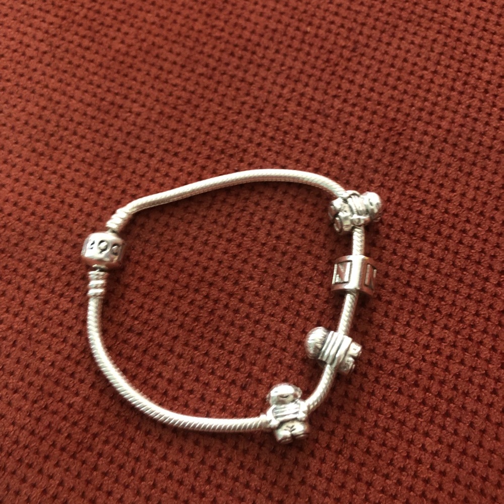 Pandora + 4 charms